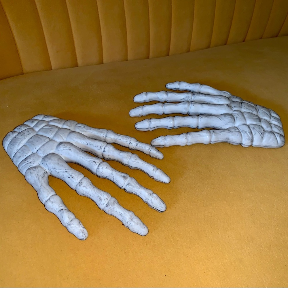 Skeleton hands